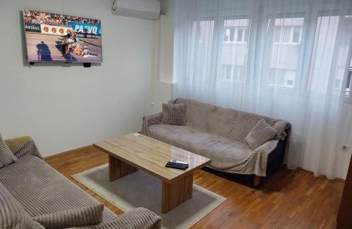 Palilula Apartment | 10 PERCENT OFF UNTIL 30TH OF SEPTEMBER Budget Apartment Balkanika