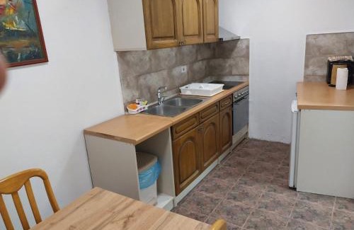 Palilula Apartment | 10 PERCENT OFF UNTIL 30TH OF SEPTEMBER Budget Apartment Balkanika