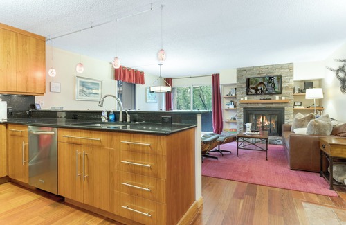 Vail Condo | 100 ft. to Gondola! Balcony, Fireplace, Views, Parking! Heart of Lionshead!