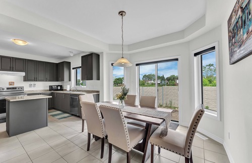 Thorold House | 100% Private & Spotless ~4BR ~Fresh Linens