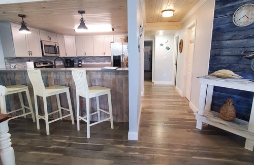 Cape San Blas House | 100 STEPS TO BEACH, PETS OK, RENOVATED, VERY CLEAN, N. CAPE, DISCOUNTED RATES!