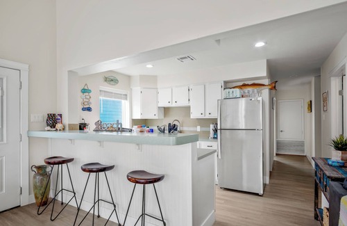 Port Aransas House | 100 yards to the water, private boardwalk. 6 seat gas golf cart included