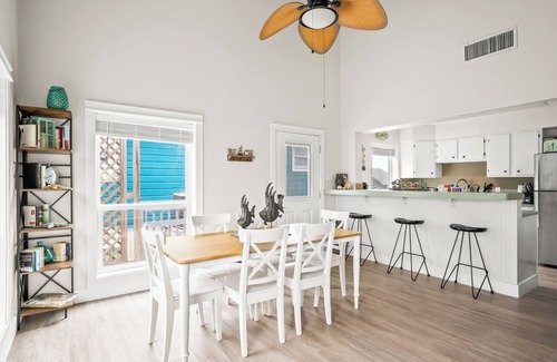 Port Aransas House | 100 yards to the water, private boardwalk. 6 seat gas golf cart included