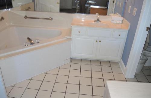 Calabash Apartment | 1005L home