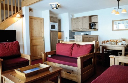 La Toussuire Apartment | 100m from ski slopes, fitness, swimming pool, sauna, hammam, balcony, tv, ski locker, 32m²
