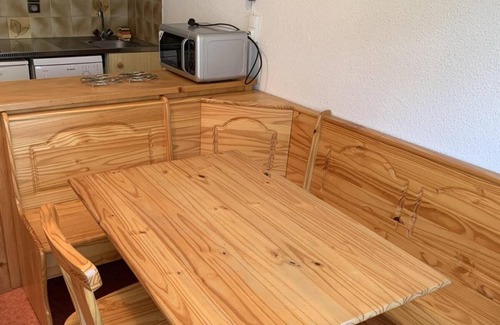Champagny-en-Vanoise Apartment | 100m from ski slopes, 1st floor, view village, balcony, tv, 21m², Champagny-en-Vanoise