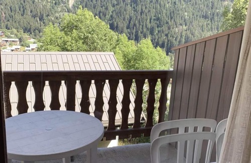 Champagny-en-Vanoise Apartment | 100m from ski slopes, 1st floor, view village, balcony, tv, 21m², Champagny-en-Vanoise