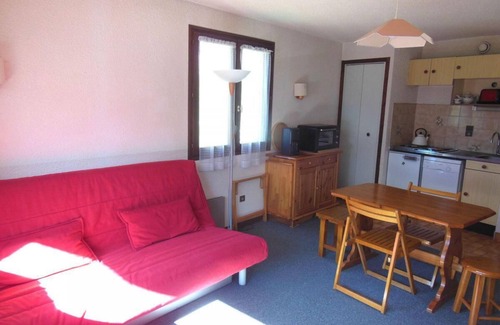 Champagny-en-Vanoise Apartment | 100m from ski slopes, 1st floor, balcony, tv, ski locker, 42m², Champagny-en-Vanoise