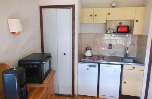 Champagny-en-Vanoise Apartment | 100m from ski slopes, 1st floor, balcony, tv, ski locker, 42m², Champagny-en-Vanoise