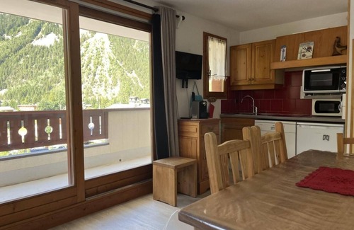 Pralognan-la-Vanoise Apartment | 100m from ski slopes, 1st floor, balcony, tv, ski locker, 44m², Pralognan-la-Vanoise