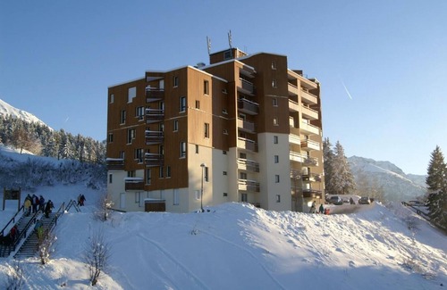 Prapoutel Apartment | 100m from resort center, parking, tv, ski locker, 18m², Les 7 Laux