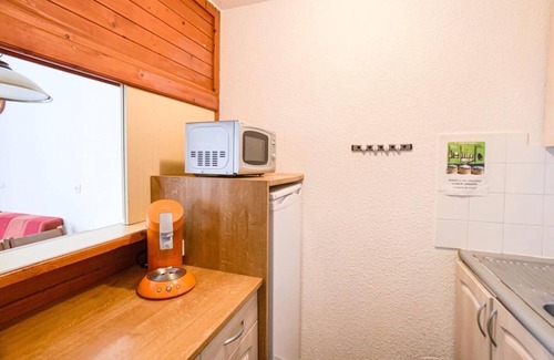 Tignes Apartment | 100m from resort center, 2nd floor, balcony, tv, ski locker, 35m², Tignes