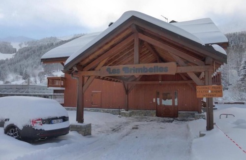 Meribel Centre Apartment | 100m from ski slopes, 4th floor, balcony, tv, ski locker, 70m², Méribel