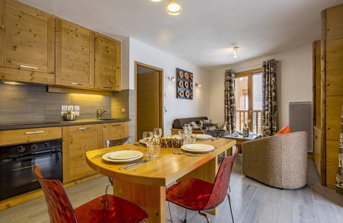 Les Brevieres Apartment | 100m from ski lifts, fitness, swimming pool, sauna, hammam, balcony, tv, 112m², Tignes