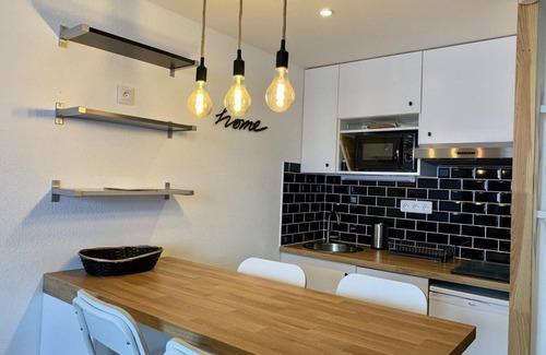 Tignes Apartment | 100m from ski slopes, 1st floor, balcony, tv, ski locker, 22m², Tignes