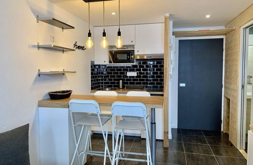 Tignes Apartment | 100m from ski slopes, 1st floor, balcony, tv, ski locker, 22m², Tignes