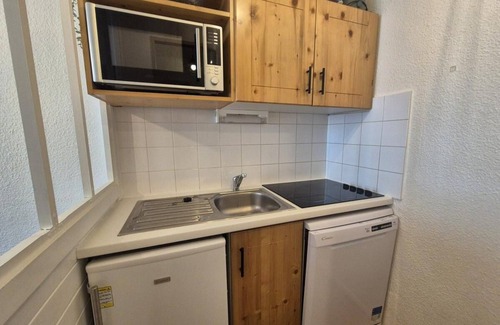 Tignes Apartment | 100m from ski slopes, 3rd floor, terrace, balcony, tv, ski locker, 29-30m², Tignes