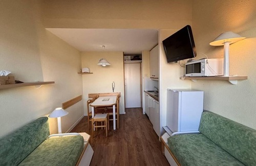 Bellentre Apartment | 100m from ski slopes, 4th floor, balcony, tv, ski locker, 28m², Montchavin La Plagne