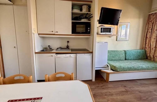 Bellentre Apartment | 100m from ski slopes, 4th floor, balcony, tv, ski locker, 28m², Montchavin La Plagne