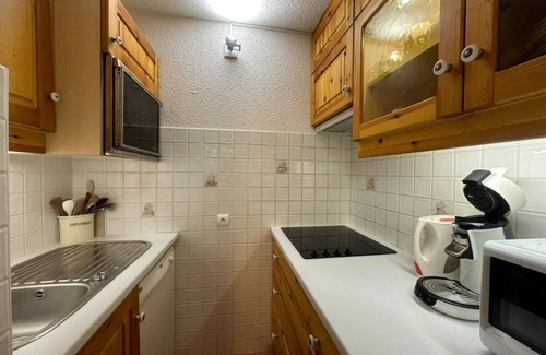 Macot-la-Plagne Apartment | 100m from ski slopes, 2nd floor, view ski slopes, swimming pool, balcony, tv, ski locker, 35m²