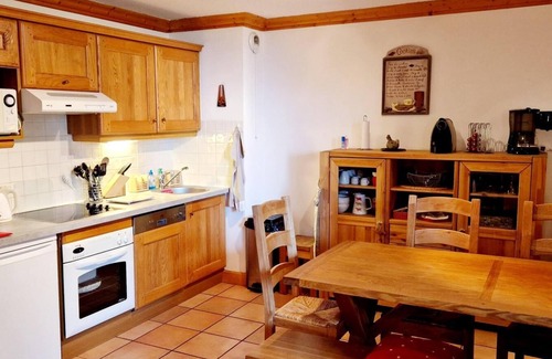 Montalbert Apartment | 100m from ski slopes, 1st floor, balcony, tv, 65m², Montalbert