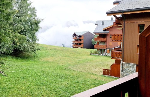 Montalbert Apartment | 100m from ski slopes, 1st floor, balcony, tv, 65m², Montalbert