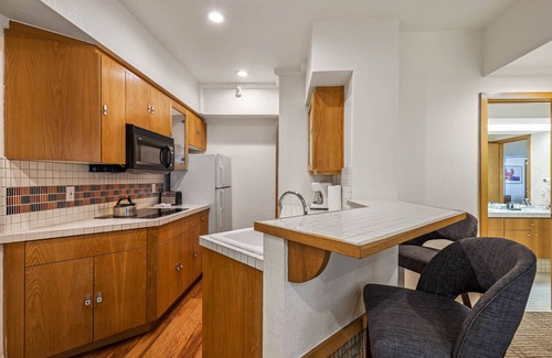 Olympic Valley Condo | 101 | Relaxing 1BD Stay - A/C, Pool, Sauna, Tennis