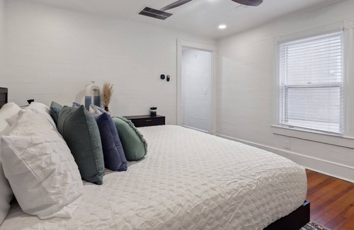 Cabbagetown House | 102 year old Fully Renovated Cabbagetown Home - Steps to Beltline