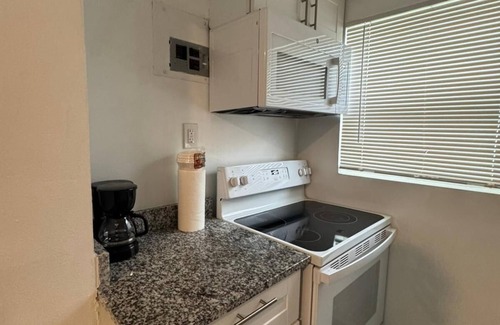 Tropic Apartment | 104 Cozy Studio - River Views & Prime Location