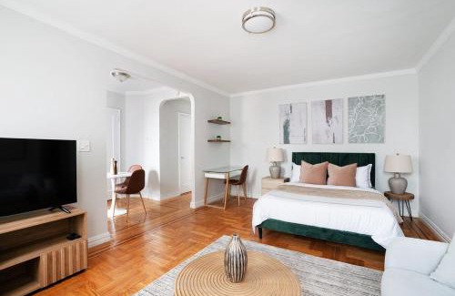 Flatiron District Apartment | 105 -5G Brand New Studio prime location Elevator