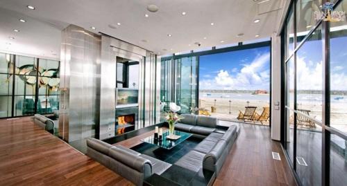 Central Mission Beach House | 105-Sleekretreat