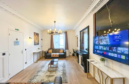 Vivienne Apartment | 106 - Urban Luxury Flat Opera
