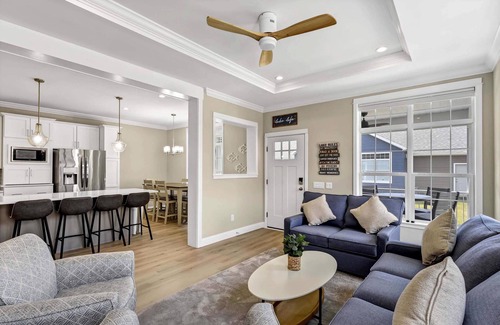 Marblehead House | 10850 E Bayshore Road 42