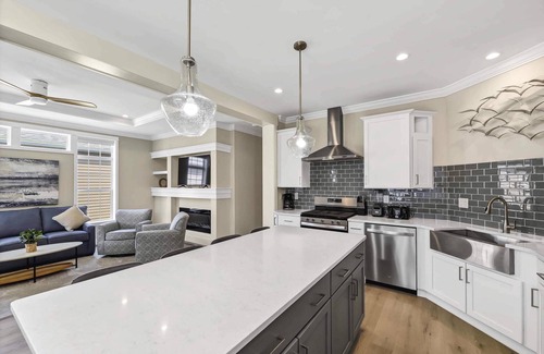 Marblehead House | 10850 E Bayshore Road 42