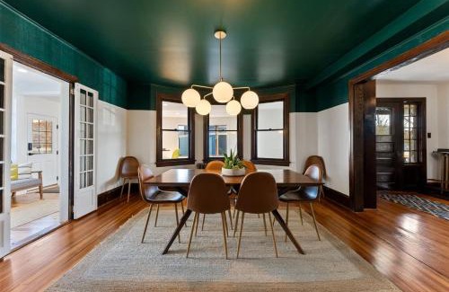 Cape May - Wildwood House | 109 W Magnolia Ave