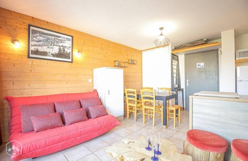 Aussois Apartment | 10m from ski slopes, 1st floor, balcony, tv, ski locker, 36m², Aussois