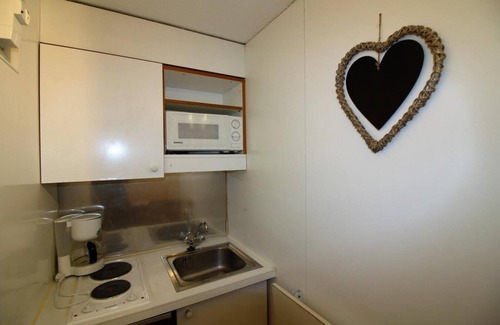 Tignes le Lac Apartment | 10m from ski slopes, 2nd floor, tv, ski locker, 16m², Tignes