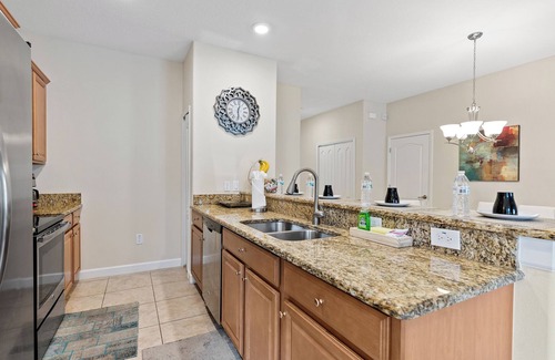 Calabria House | 10min To Disney, Private Pool, Security Gated, Luxury stay in Kissimmee Orlando