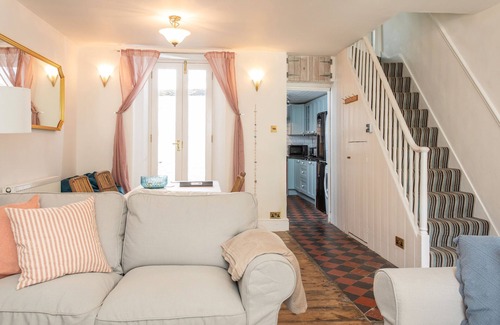 Chysauster Cottage | 11 Belgravia Street