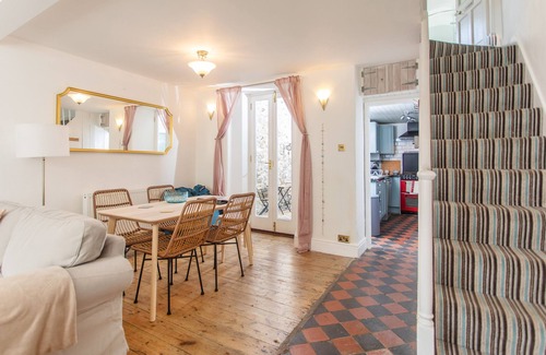Chysauster Cottage | 11 Belgravia Street