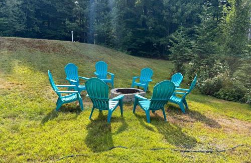 Conway House | 11 Mi to Cranmore Mtn Resort Home with Hot Tub