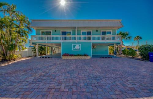 South Island House | 110 Bahia #1