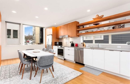Atlantic Apartment | 110 - King St Townhouse