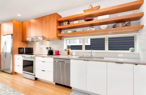 Atlantic Apartment | 110 - King St Townhouse