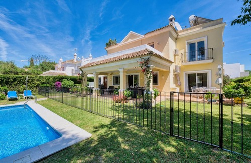 New Golden Mile Villa | 1106- Bel Air Family Villa