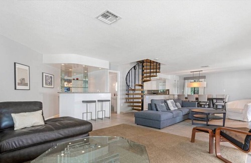 Nurmi Isles House | 111 #7 · Waterfront Pool House with Boat Rentals Available