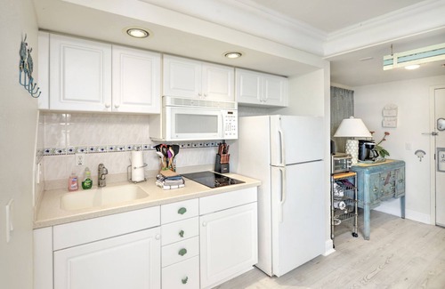 Ortona Park Condo | 1113-Private Balcony -Pools Closed -Panoramic View