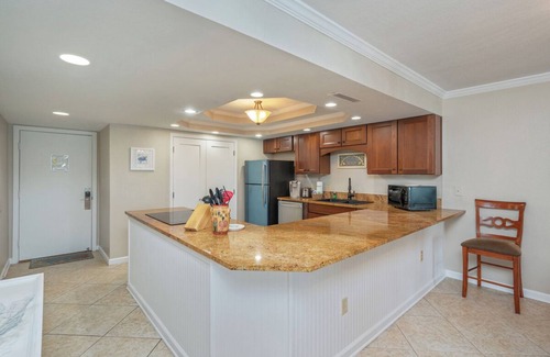 Holiday Isle Condo | 1115 Beach front Condo Shoreline Towers - Free Beach Setup