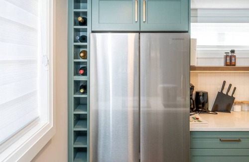 Rosemount Apartment | 111H-2 · Kingsdale designer 2bed 2bath Apartment w/ parking