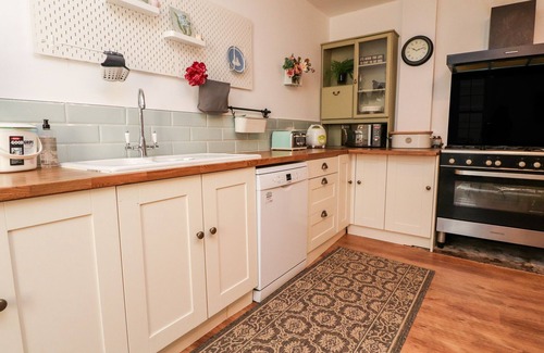 Morecambe House | 112 BALMORAL ROAD, pet friendly, with a garden in Morecambe